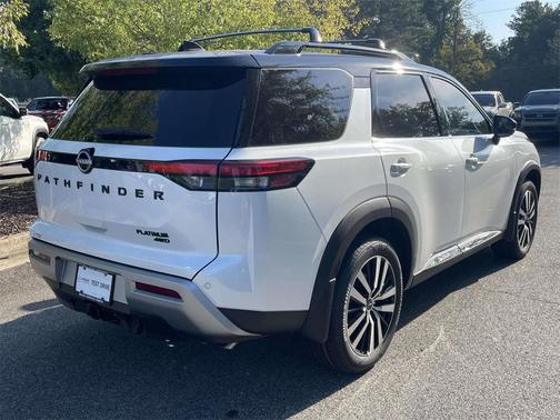 2025 Nissan Pathfinder Platinum 4WD