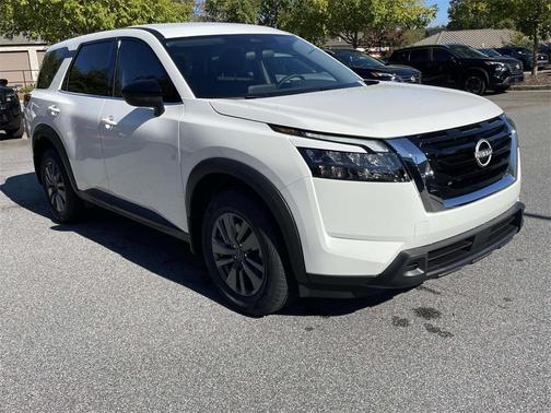2025 Nissan Pathfinder S 4WD