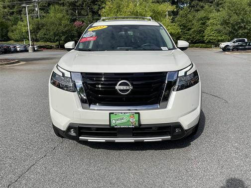 2022 Nissan Pathfinder Platinum 4WD
