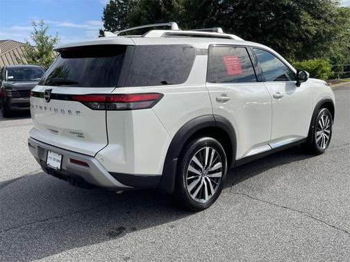 2022 Nissan Pathfinder Platinum 4WD