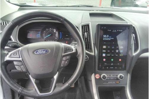 Iconic Silver 2024 Ford Edge SEL