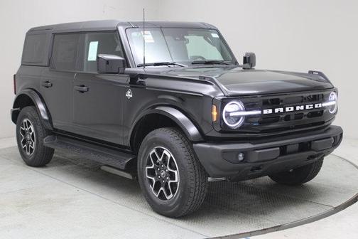 Shadow Black 2026 Ford Bronco Outer Banks