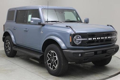Azure Gray Metallic 2025 Ford Bronco Outer Banks