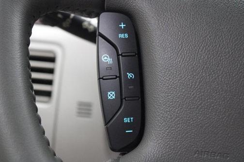 Quicksilver Metallic 2011 Buick Lucerne CXL