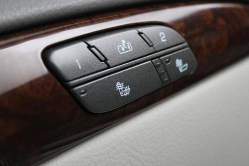 Quicksilver Metallic 2011 Buick Lucerne CXL