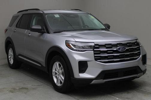 Iconic Silver Metallic 2025 Ford Explorer Active