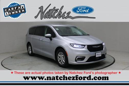 2023 Chrysler Pacifica Touring-L