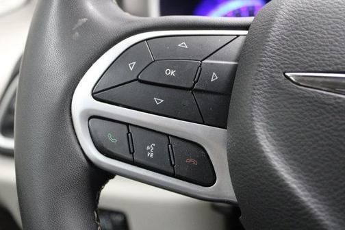 2023 Chrysler Pacifica Touring-L