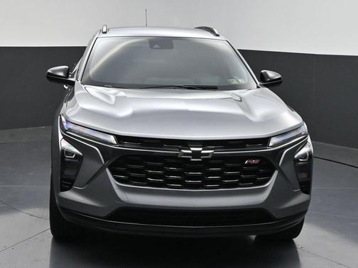 Sterling Gray Metallic 2025 Chevrolet Trax FWD 2RS