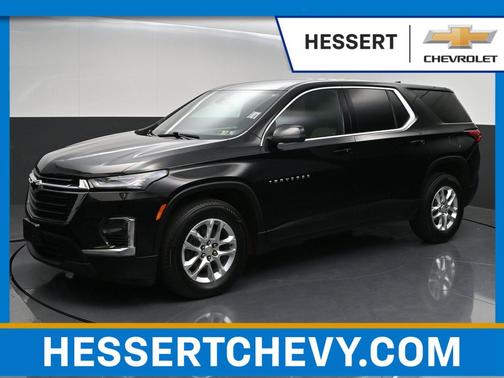 Mosaic Black Metallic 2023 Chevrolet Traverse LS