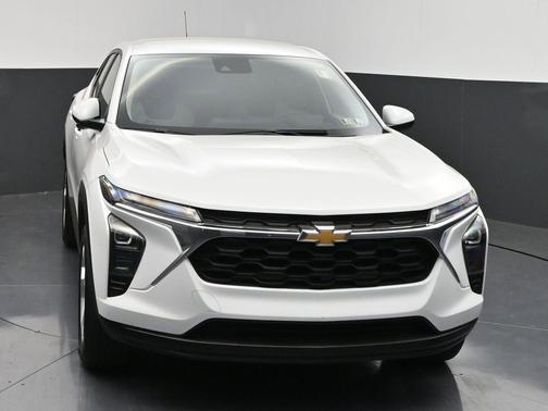 Summit White 2024 Chevrolet Trax LS