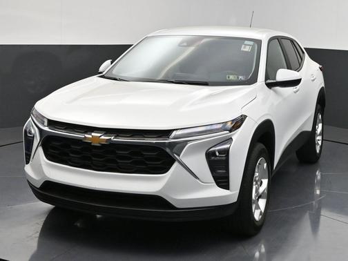 Summit White 2024 Chevrolet Trax LS