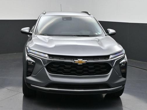 Sterling Gray Metallic 2026 Chevrolet Trax LT
