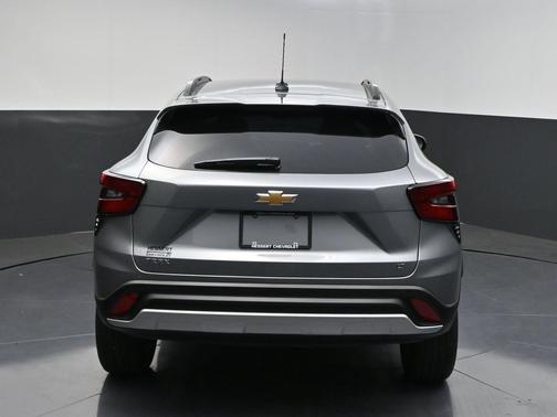 Sterling Gray Metallic 2026 Chevrolet Trax LT