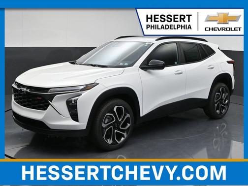 Summit White 2026 Chevrolet Trax FWD 2RS