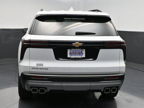 Summit White 2026 Chevrolet Traverse LT