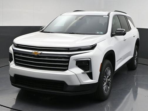 Summit White 2026 Chevrolet Traverse LT
