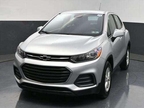 Silver Ice Metallic 2020 Chevrolet Trax LS