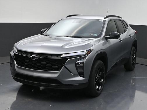 Sterling Gray Metallic 2026 Chevrolet Trax LT