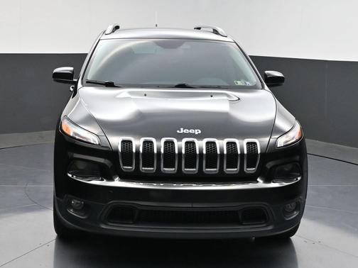 Diamond Black Crystal Pearlcoat 2017 Jeep Cherokee Latitude