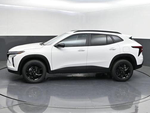 Summit White 2026 Chevrolet Trax LT