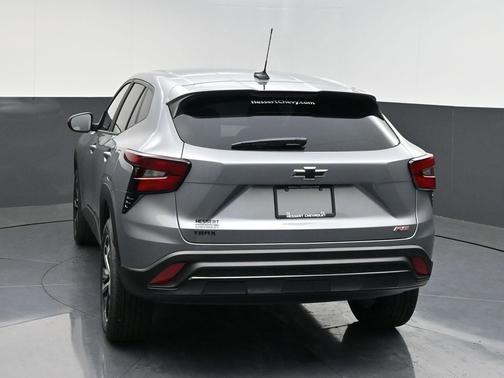 Sterling Gray Metallic 2026 Chevrolet Trax FWD 1RS