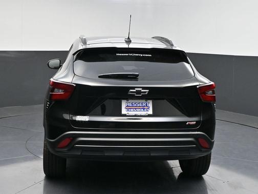 Mosaic Black Metallic 2026 Chevrolet Trax FWD 2RS