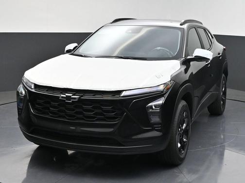 Mosaic Black Metallic 2026 Chevrolet Trax LT