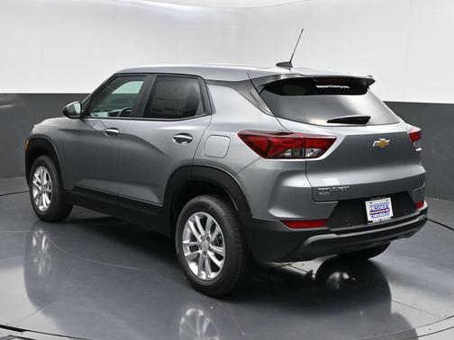 Sterling Gray Metallic 2026 Chevrolet Trailblazer LS