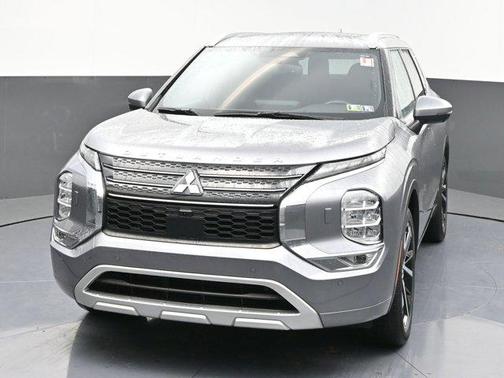 Gray 2022 Mitsubishi Outlander SEL 2.5 S-AWC