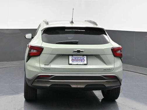 Cacti Green 2026 Chevrolet Trax FWD ACTIV