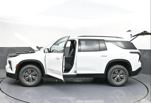 Summit White 2026 Chevrolet Traverse LT