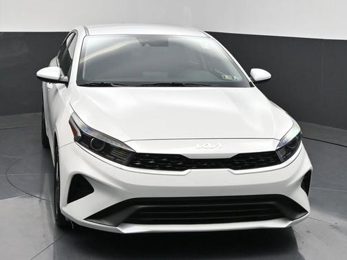 Snow White Pearl 2023 Kia Forte LXS