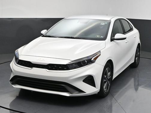 Snow White Pearl 2023 Kia Forte LXS