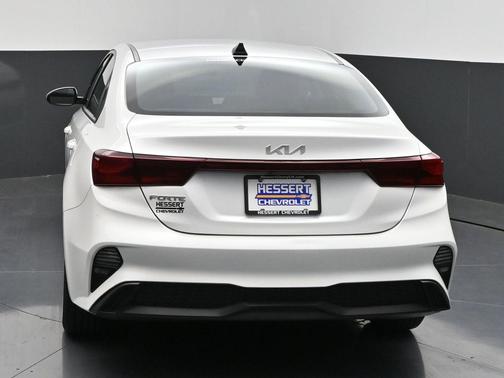 Snow White Pearl 2023 Kia Forte LXS
