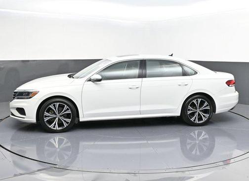 2022 Volkswagen Passat 2.0T SE