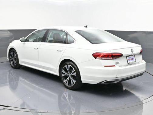 2022 Volkswagen Passat 2.0T SE