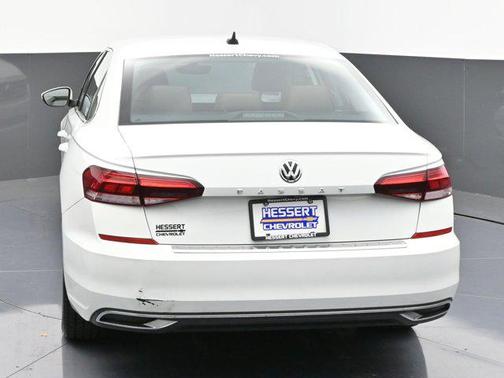 2022 Volkswagen Passat 2.0T SE