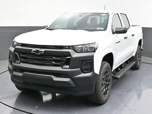 Summit White 2026 Chevrolet Colorado WT