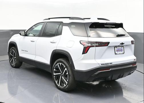 Polar White Tricoat 2026 Chevrolet Equinox AWD RS