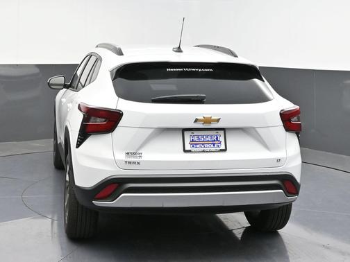 Summit White 2026 Chevrolet Trax LT