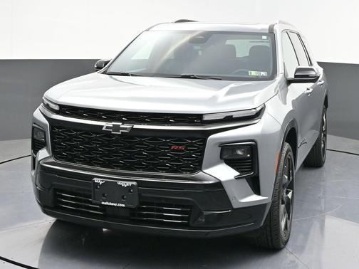 Sterling Gray Metallic 2024 Chevrolet Traverse RS
