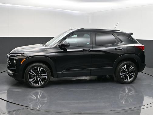 Mosaic Black Metallic 2025 Chevrolet Trailblazer LT