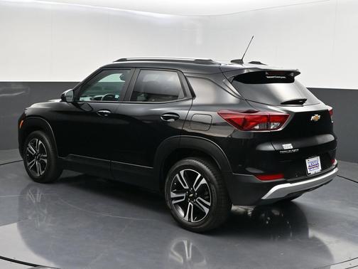 Mosaic Black Metallic 2025 Chevrolet Trailblazer LT