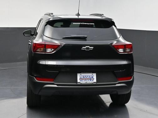 Mosaic Black Metallic 2026 Chevrolet Trailblazer LT