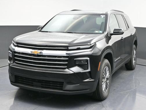 Mosaic Black Metallic 2026 Chevrolet Traverse LT