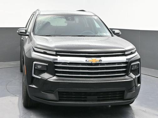 Mosaic Black Metallic 2026 Chevrolet Traverse LT