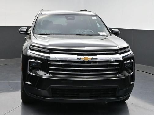Mosaic Black Metallic 2026 Chevrolet Traverse LT