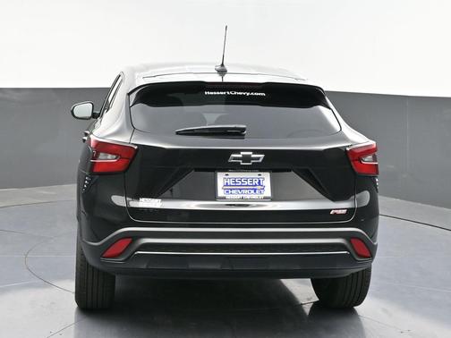 Mosaic Black Metallic 2026 Chevrolet Trax FWD 1RS