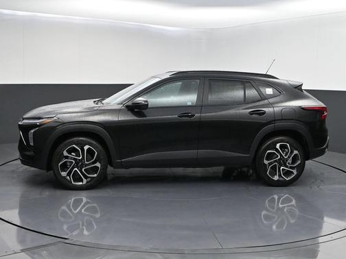 Mosaic Black Metallic 2026 Chevrolet Trax FWD 2RS